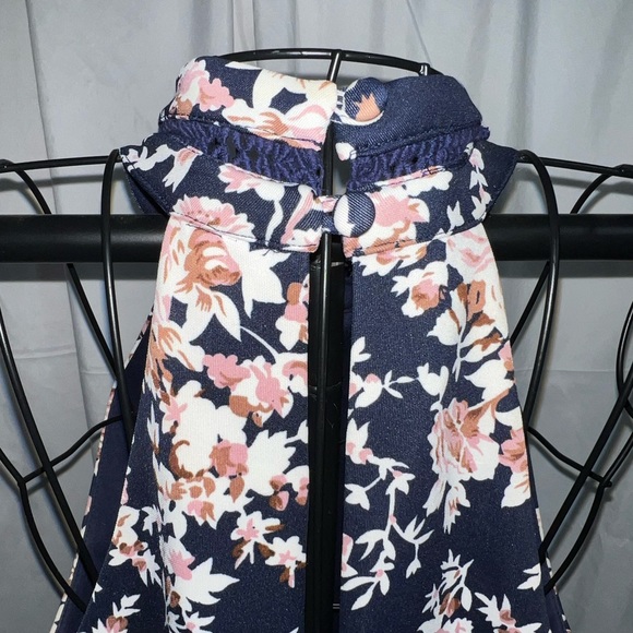 EUC-Juniors' Printed Mock-Neck Crochet-Trim Fit & Flare Dress Size 13/14 - Picture 4 of 13